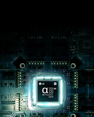 복잡한 회로 기판 위에 LG의 '알파8 4K AI Processor Gen3' 칩셋이 장착되어 있는 모습입니다.